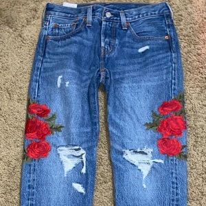 Embroider roses Levi jeans size 24